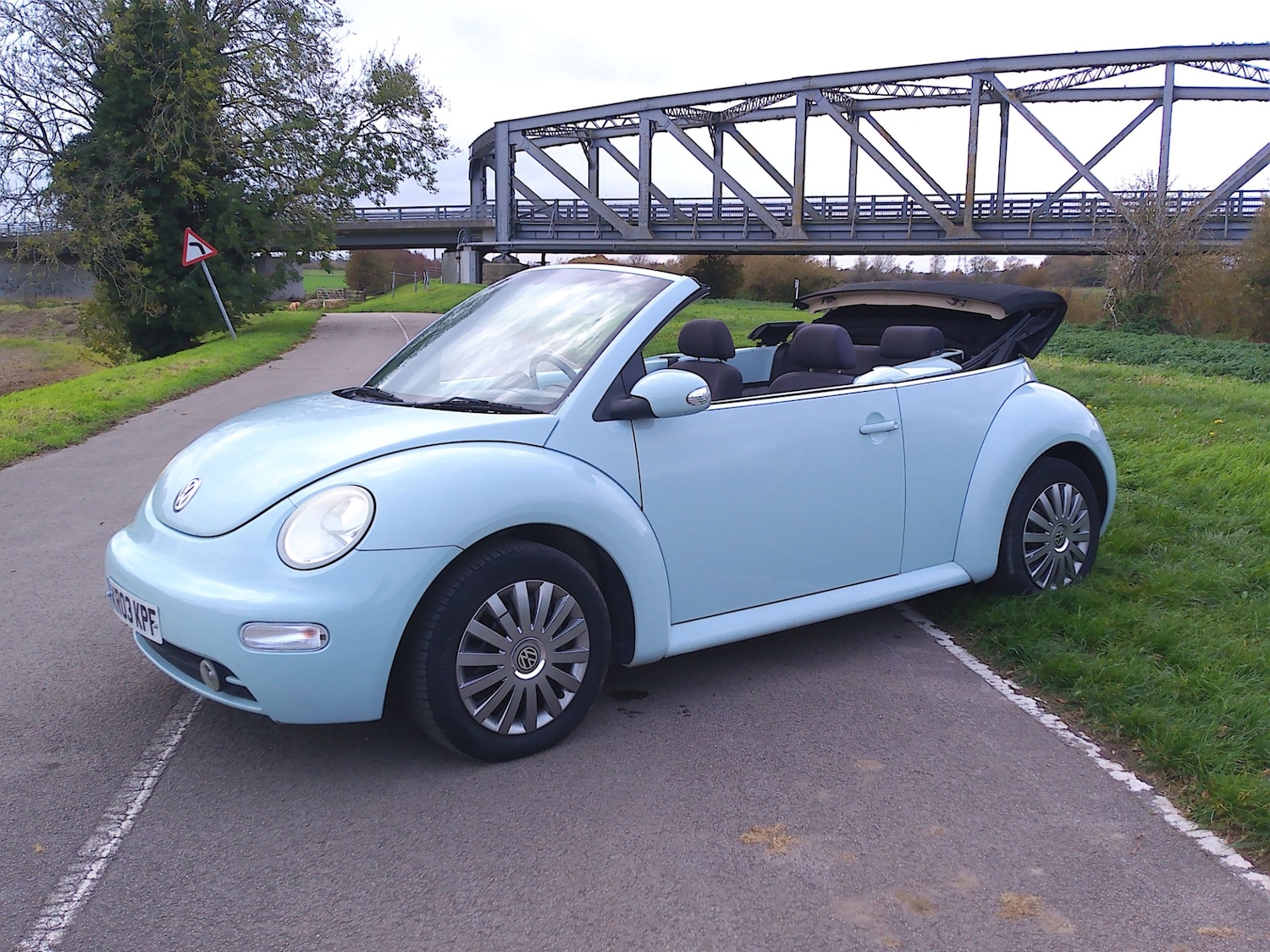 Used Volkswagen Beetle 2003 for sale - 76477376: Photo 1