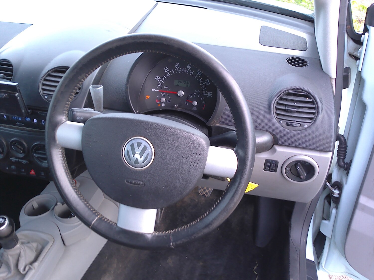 Used Volkswagen Beetle 2003 for sale - 76477376: Photo 11