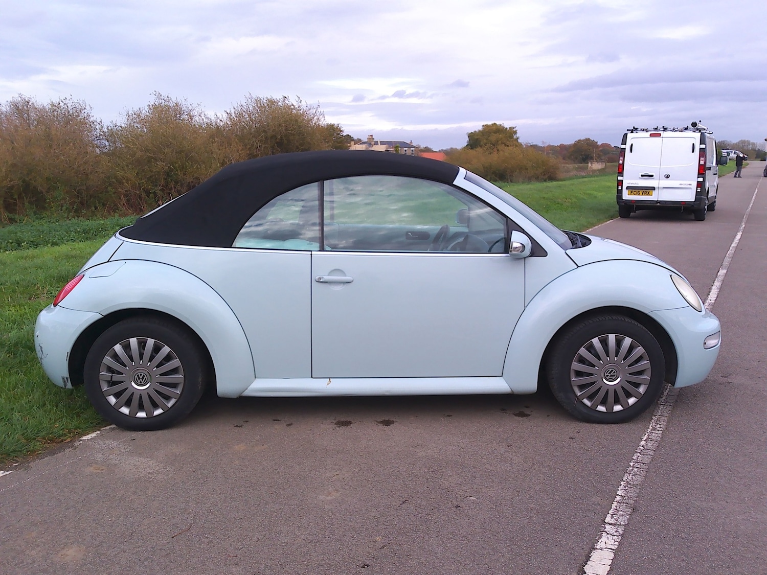 Used Volkswagen Beetle 2003 for sale - 76477376: Photo 6