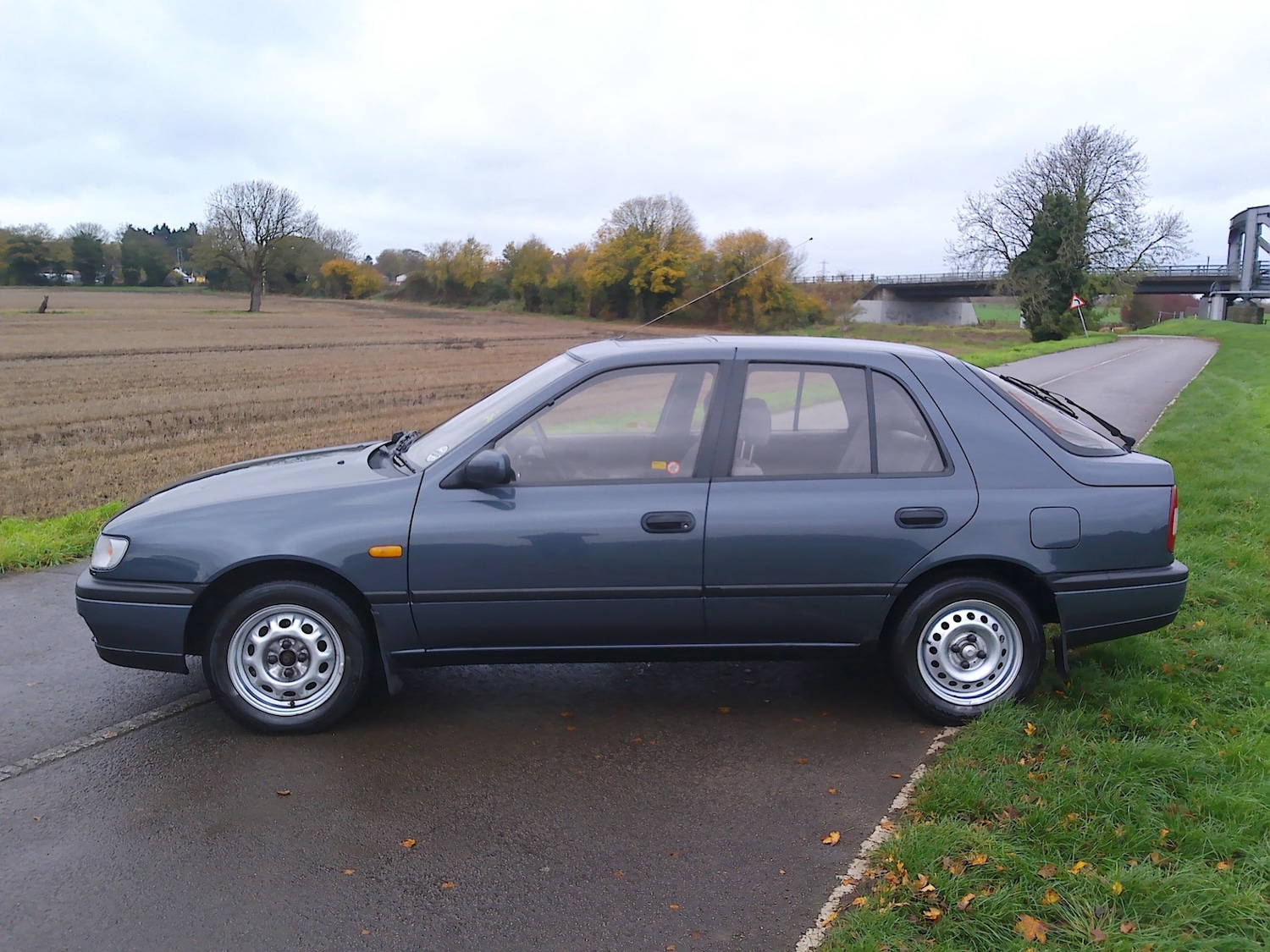 Used Nissan Sunny 1993 for sale - 76543078: Photo 2