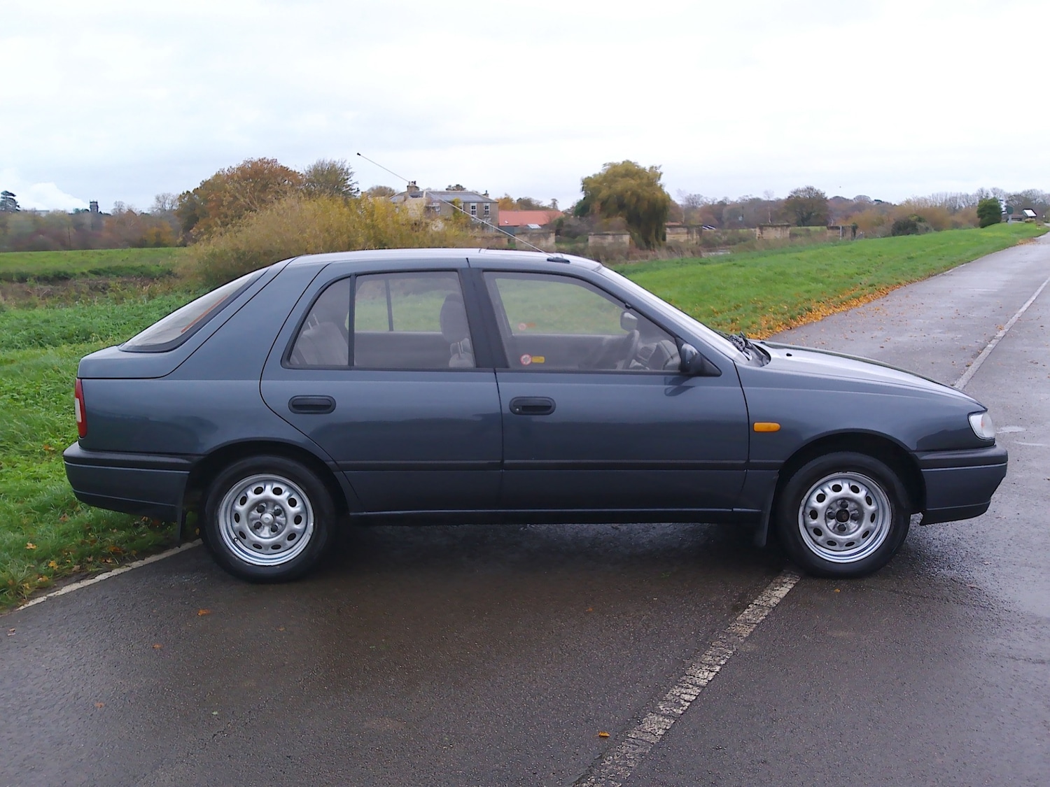 Used Nissan Sunny 1993 for sale - 76543078: Photo 5
