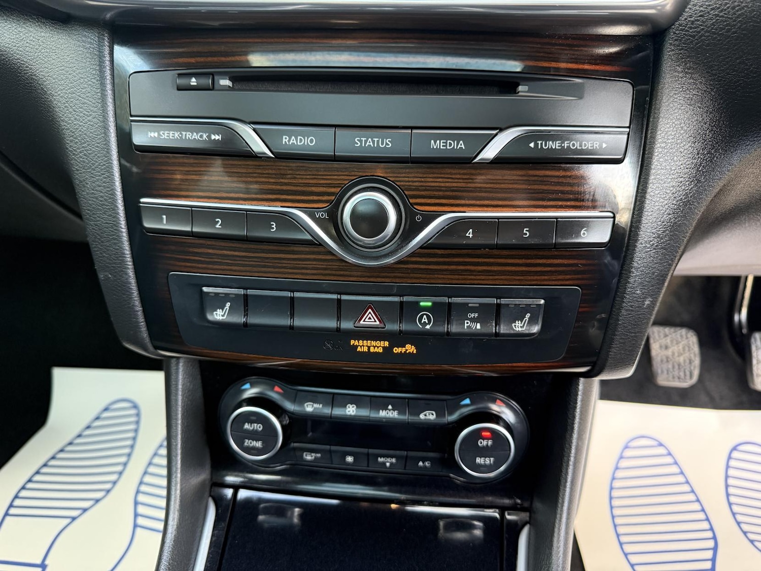 Used Infiniti Q30 2017 for sale - 76758210: Photo 12