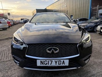 Used Infiniti Q30 2017 for sale - 76758210: Photo