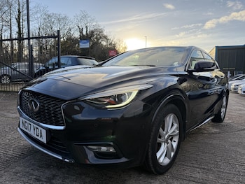 Used Infiniti Q30 2017 for sale - 76758210: Photo