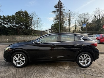 Used Infiniti Q30 2017 for sale - 76758210: Photo