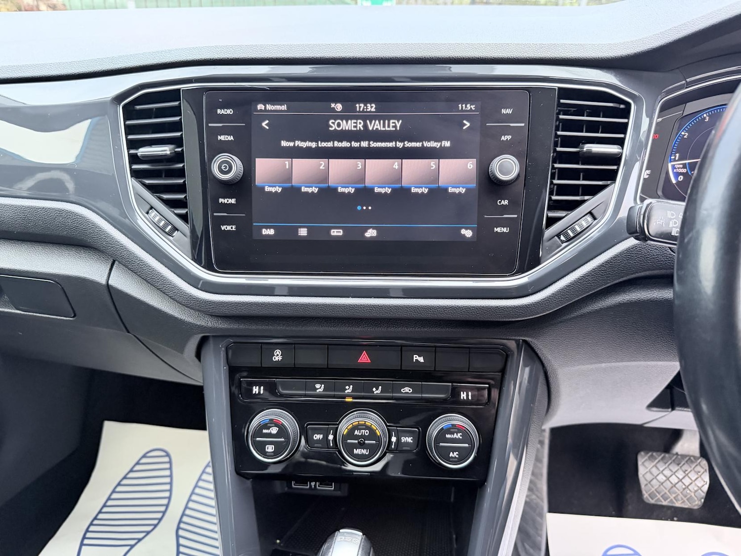 Used Volkswagen T-Roc 2018 for sale - 78099751: Photo 8