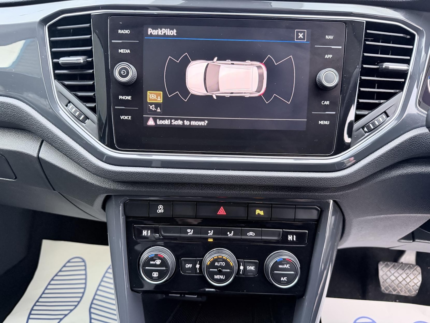 Used Volkswagen T-Roc 2018 for sale - 78099751: Photo 9