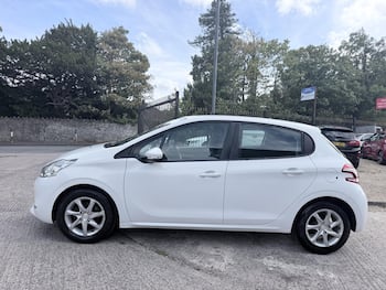 Used Peugeot 208 2014 for sale - 79720918: Photo