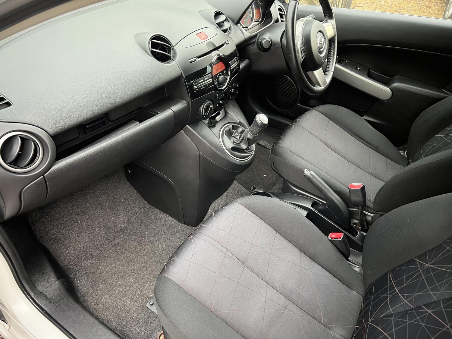 Used Mazda Mazda2 2013 for sale - 76557331: Photo 12