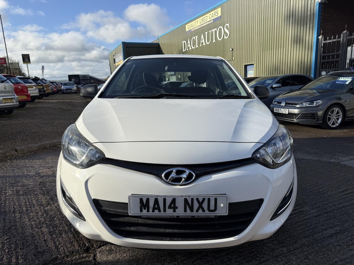 Used Hyundai i20 2014 for sale - 76637625: Photo 2