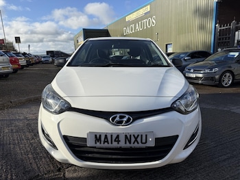 Used Hyundai i20 2014 for sale - 76637625: Photo