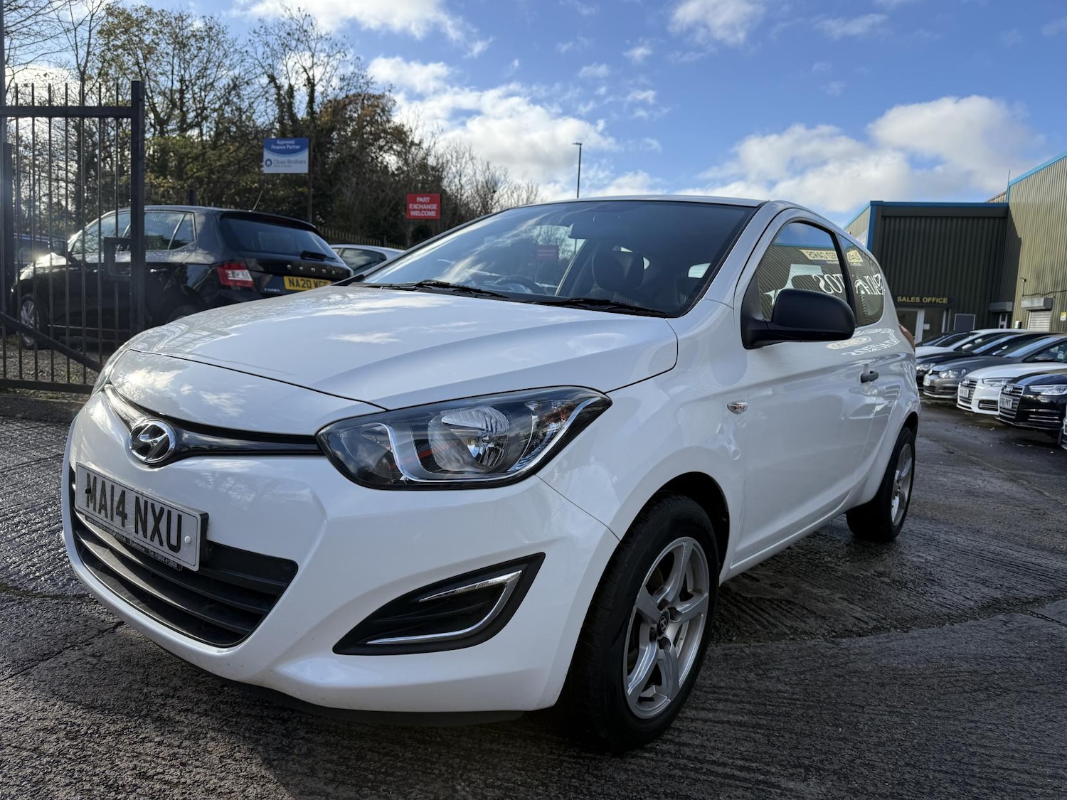 Used Hyundai i20 2014 for sale - 76637625: Photo 3