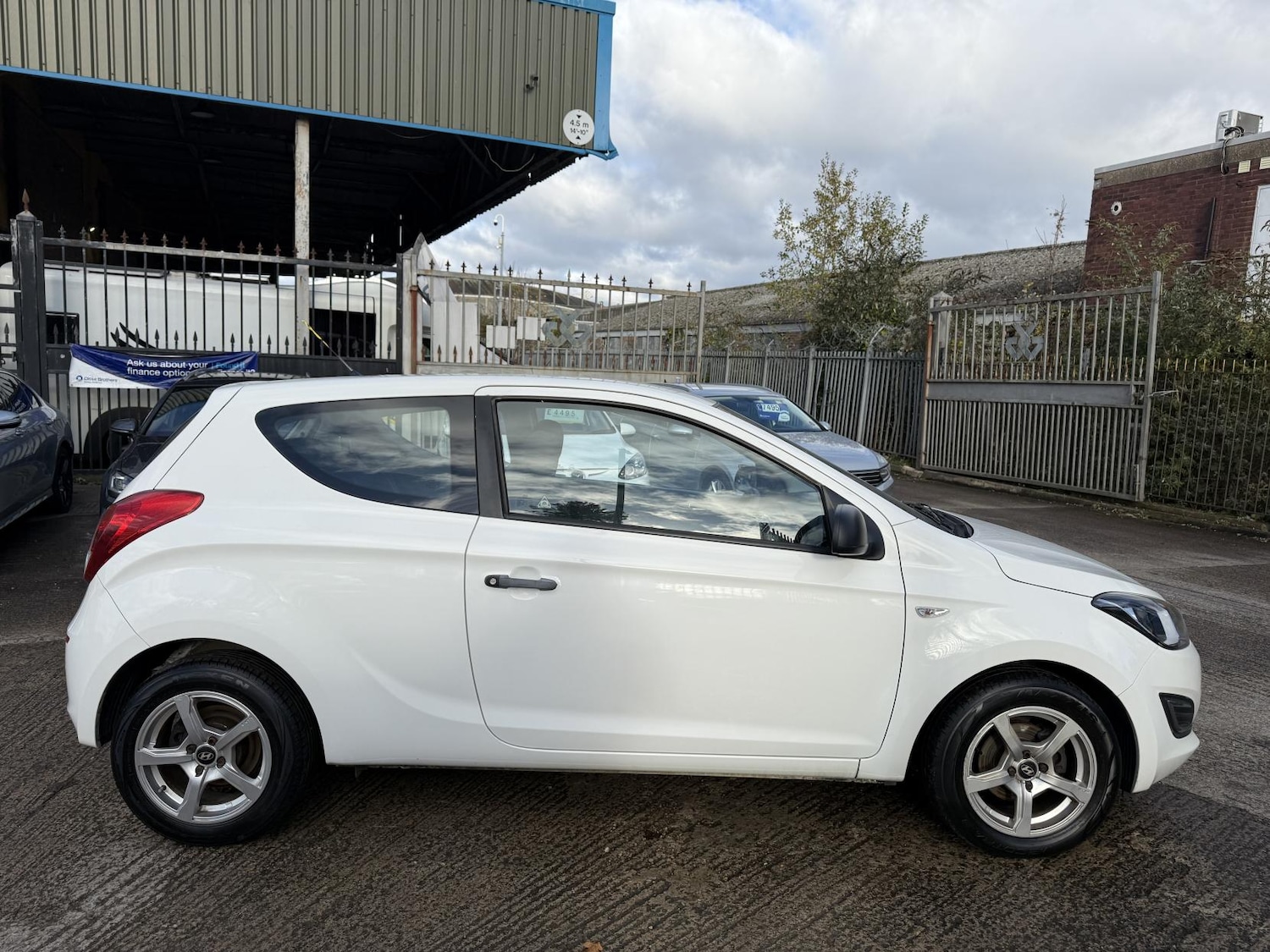 Used Hyundai i20 2014 for sale - 76637625: Photo 8