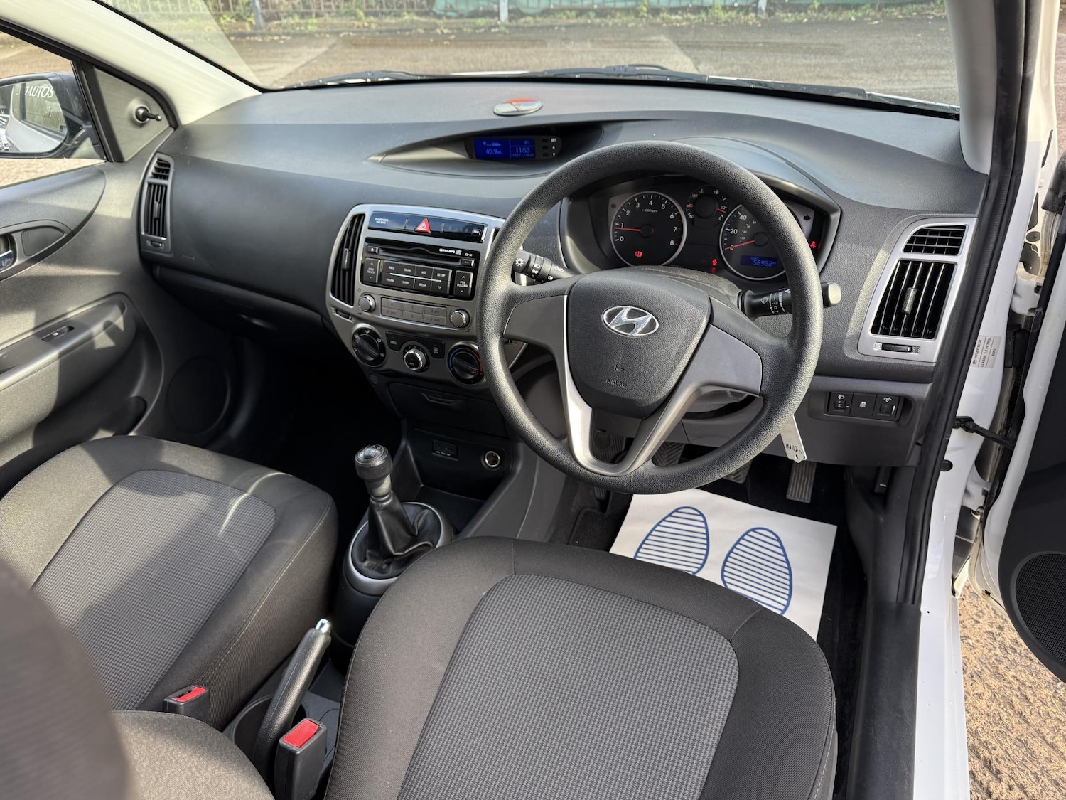 Used Hyundai i20 2014 for sale - 76637625: Photo 9