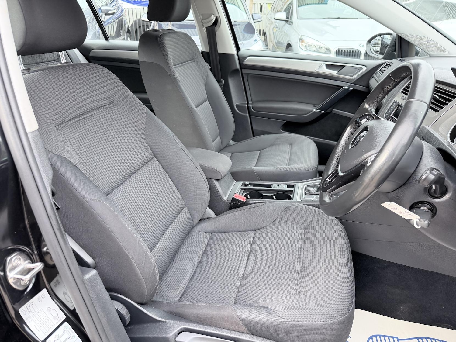 Used Volkswagen Golf 2017 for sale - 77532302: Photo 10