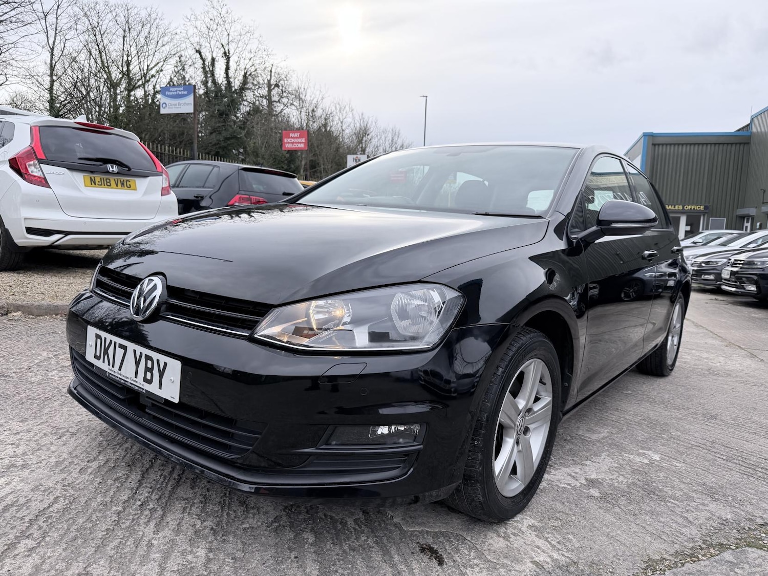Used Volkswagen Golf 2017 for sale - 77532302: Photo 3