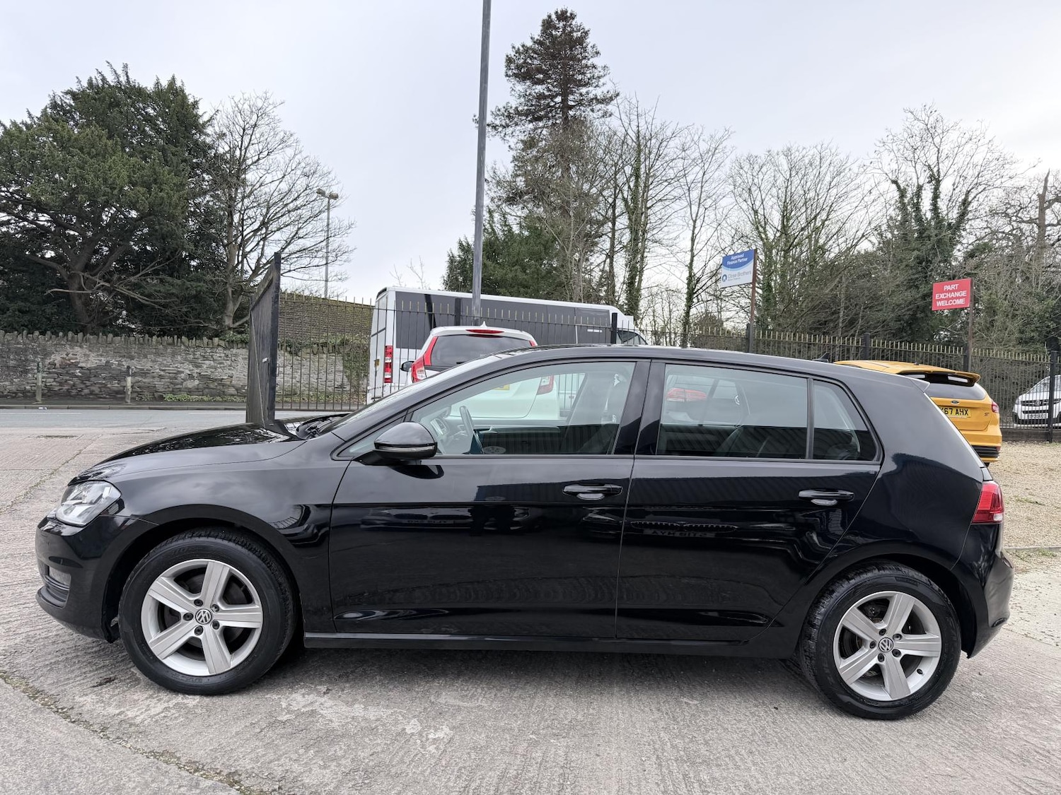 Used Volkswagen Golf 2017 for sale - 77532302: Photo 4