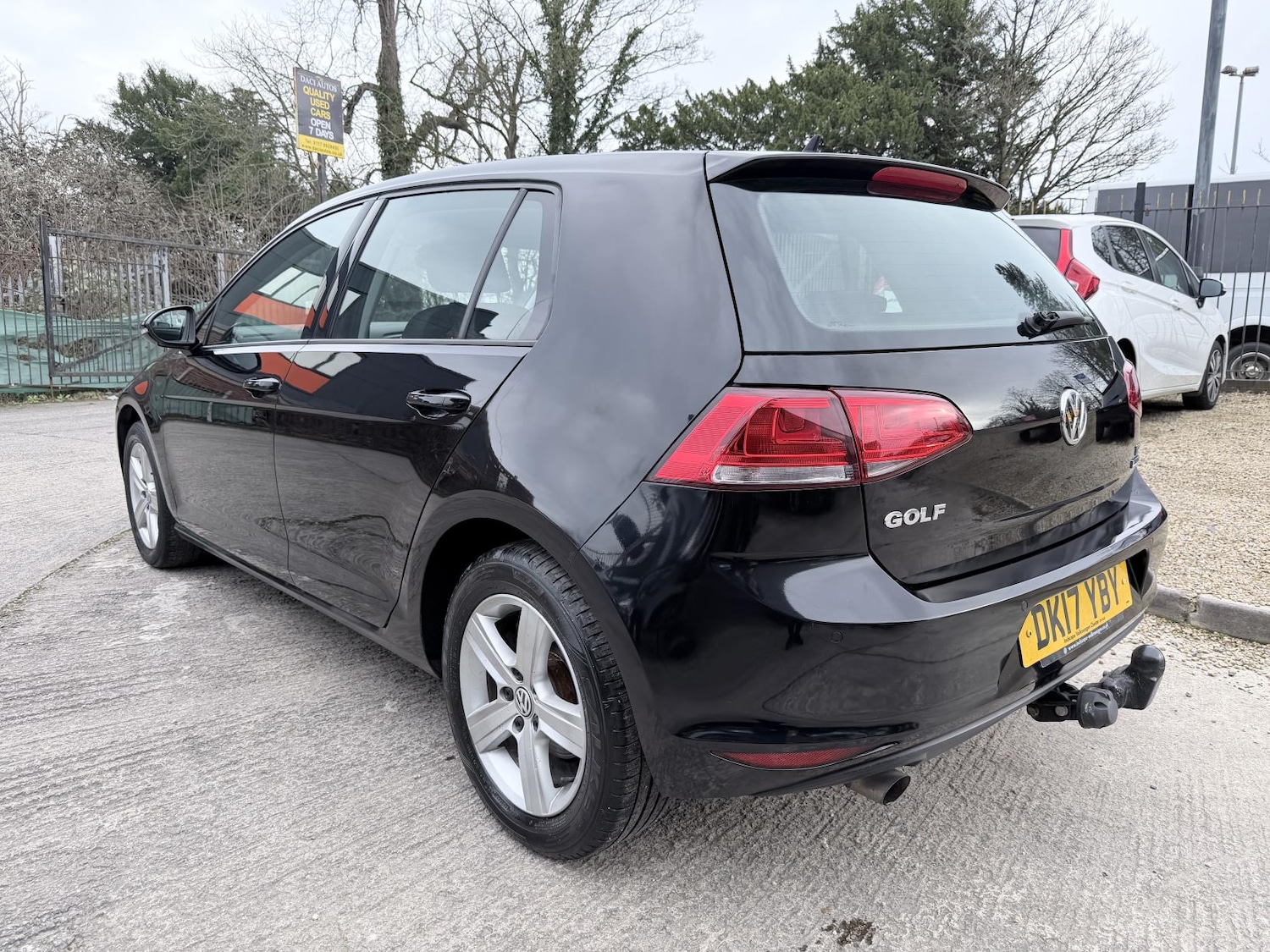 Used Volkswagen Golf 2017 for sale - 77532302: Photo 5