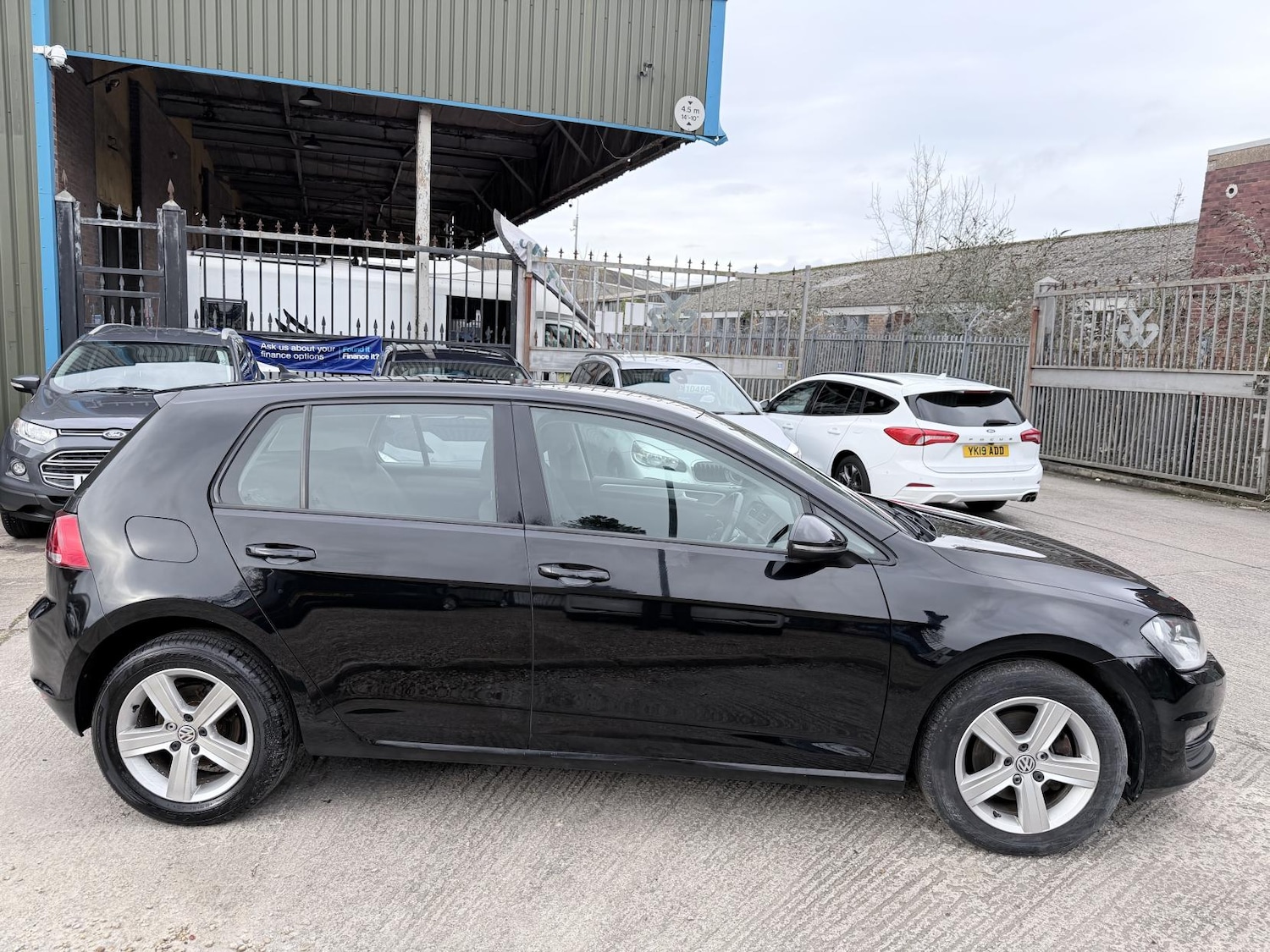 Used Volkswagen Golf 2017 for sale - 77532302: Photo 8