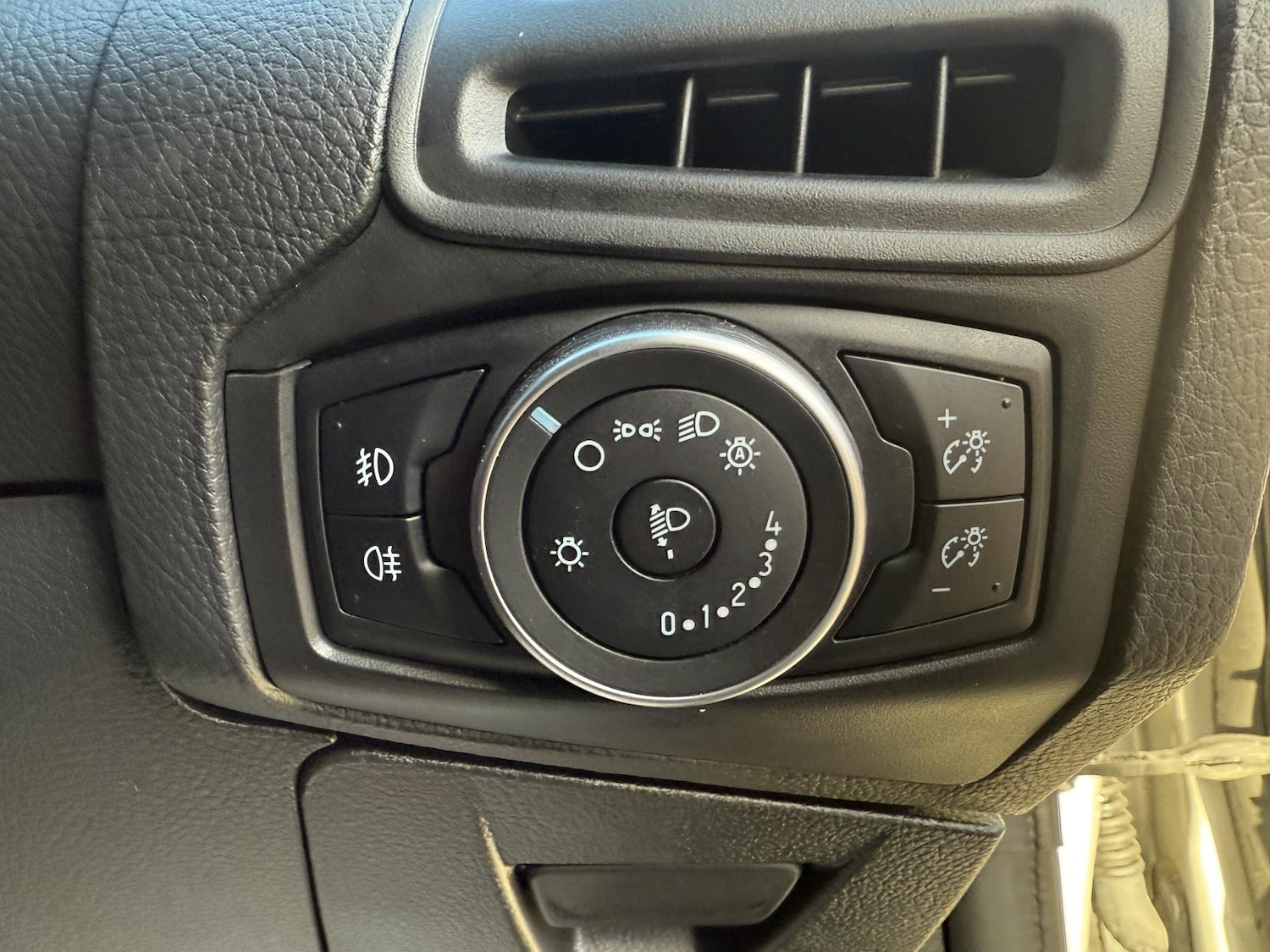 Used Ford Focus 2018 for sale - 76352659: Photo 16