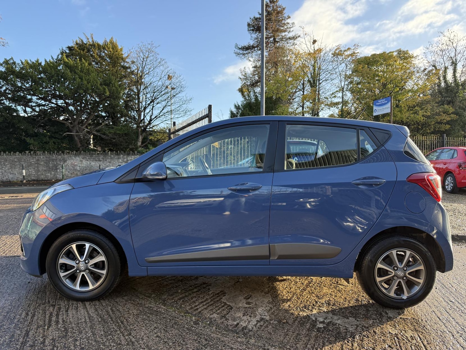 Used Hyundai i10 2015 for sale - 76445144: Photo 4