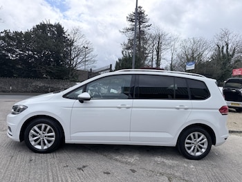 Used Volkswagen Touran 2018 for sale - 77679041: Photo