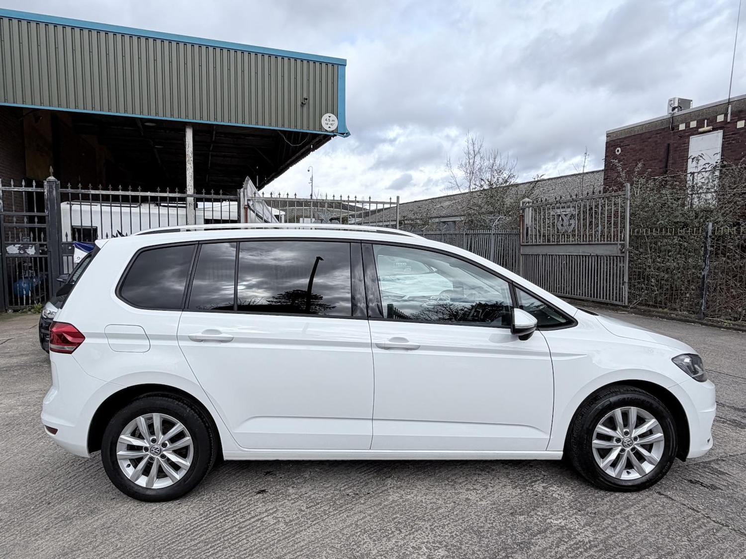 Used Volkswagen Touran 2018 for sale - 77679041: Photo 8