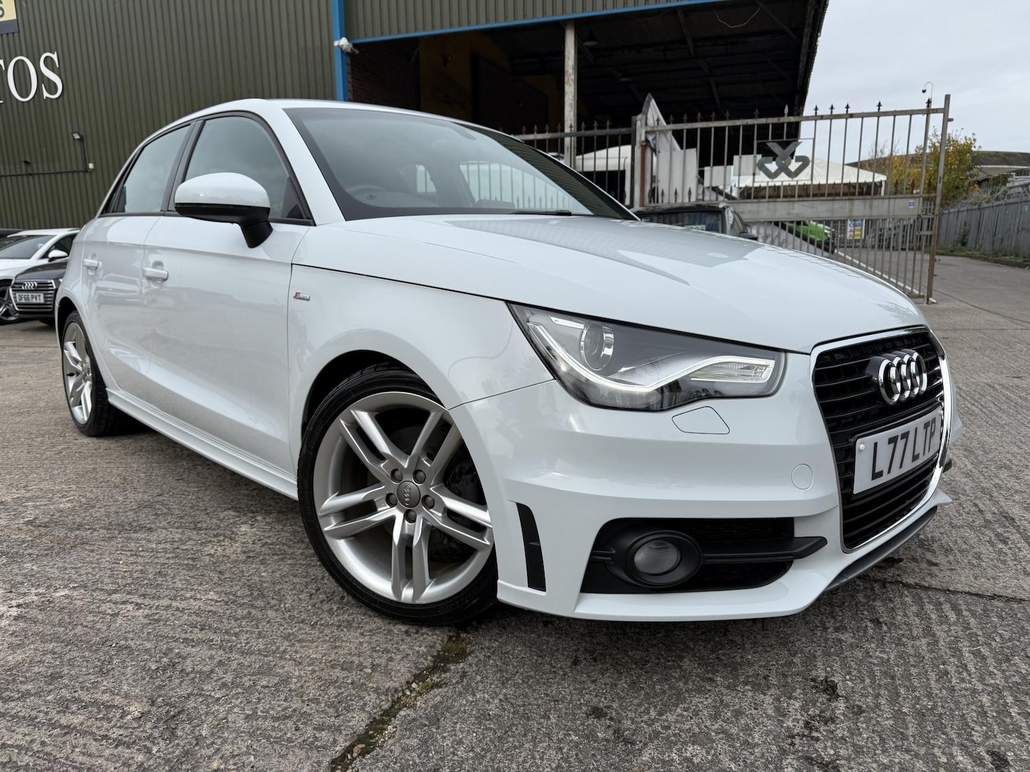 Used Audi A1 2012 for sale - 76415623: Photo 2