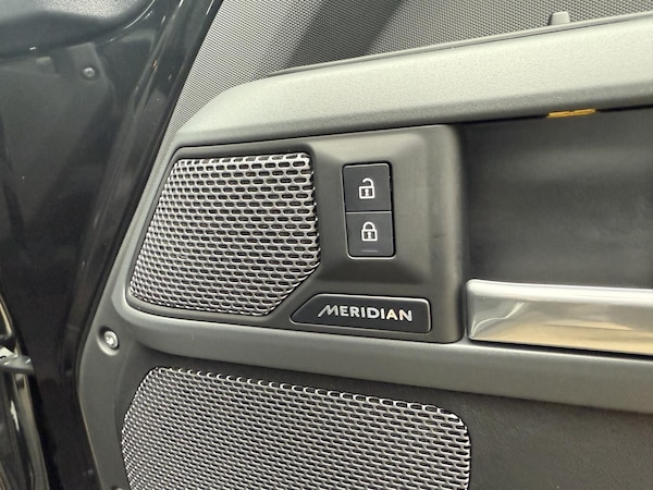 Used Land Rover Defender 2024 for sale - 76287393: Photo 18