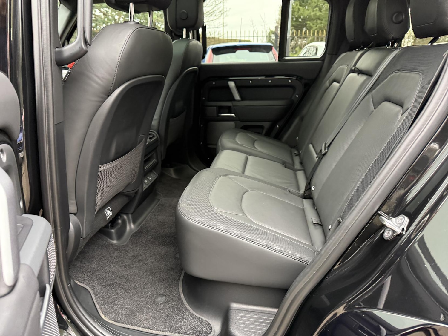 Used Land Rover Defender 110 2024 for sale - 76287393: Photo 26