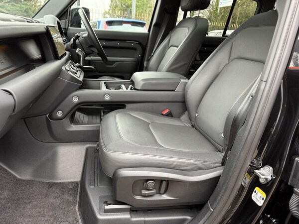 Used Land Rover Defender 2024 for sale - 76287393: Photo 28