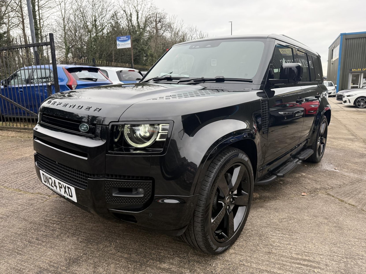 Used Land Rover Defender 110 2024 for sale - 76287393: Photo 3