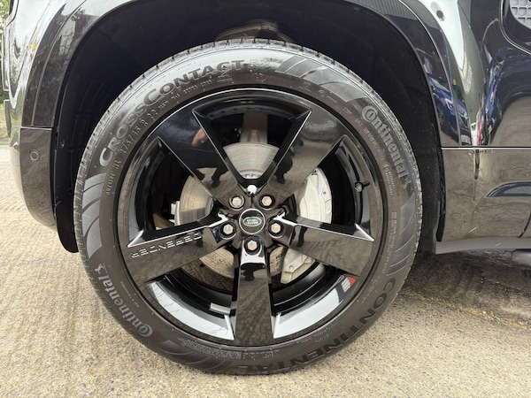 Used Land Rover Defender 2024 for sale - 76287393: Photo 30