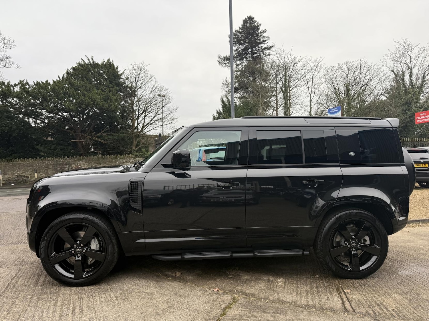 Used Land Rover Defender 110 2024 for sale - 76287393: Photo 4