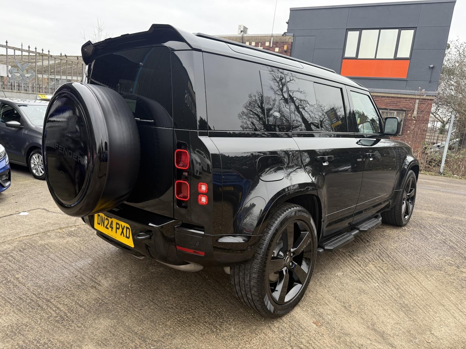 Used Land Rover Defender 110 2024 for sale - 76287393: Photo 7