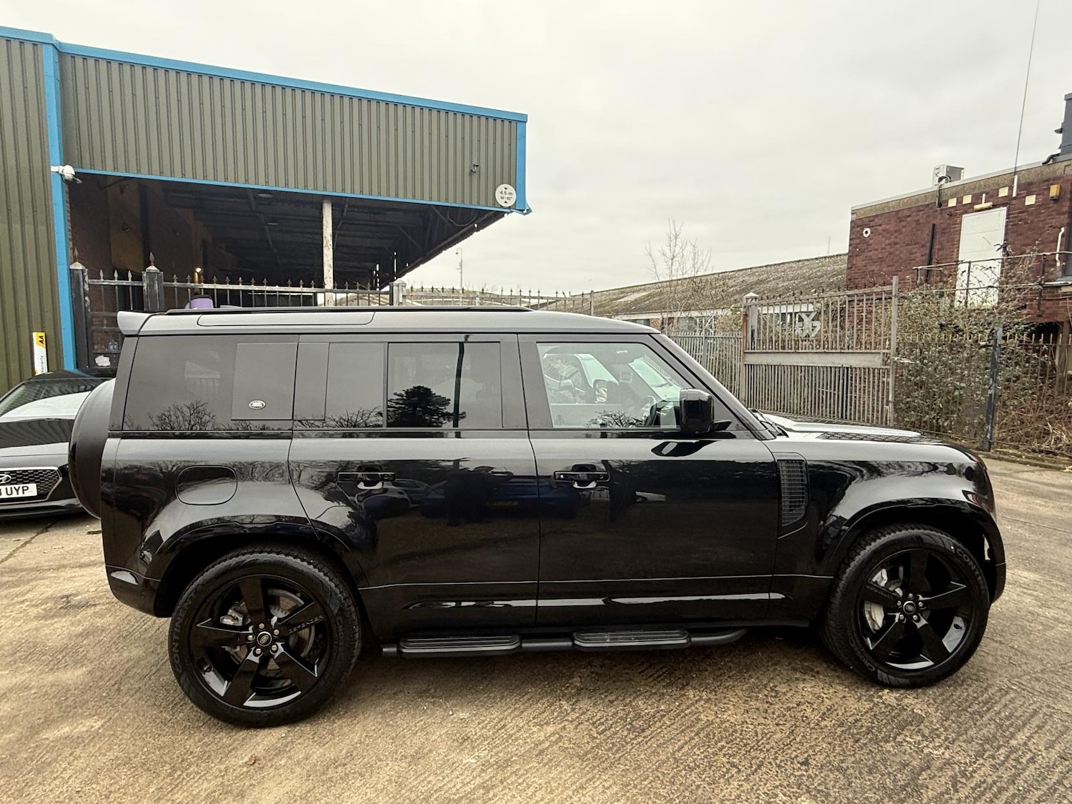 Used Land Rover Defender 110 2024 for sale - 76287393: Photo 8