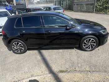 Used Volkswagen Golf 2019 for sale - 78329209: Photo