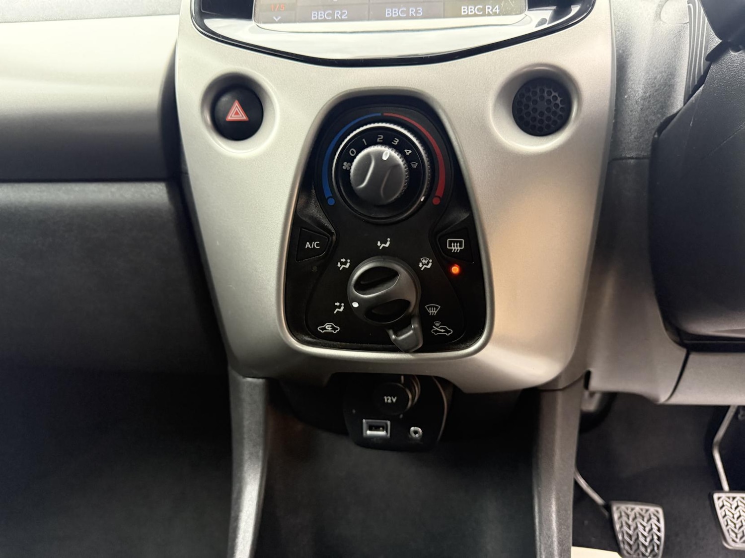 Used Peugeot 108 2017 for sale - 76494342: Photo 14