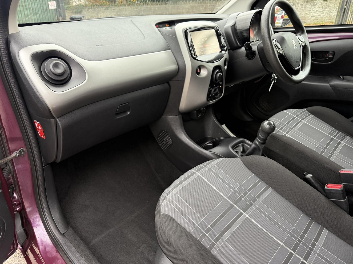 Used Peugeot 108 2017 for sale - 76494342: Photo 22