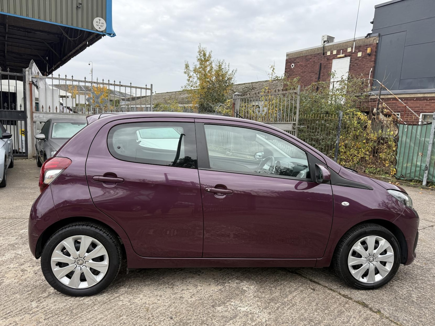 Used Peugeot 108 2017 for sale - 76494342: Photo 8