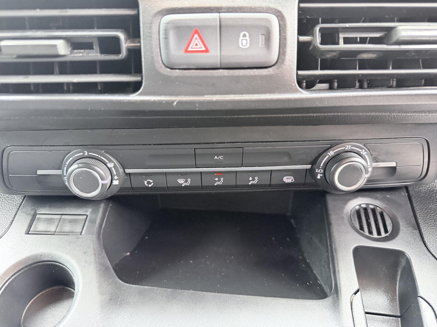 Used Peugeot Partner 2023 for sale - 77691061: Photo 14