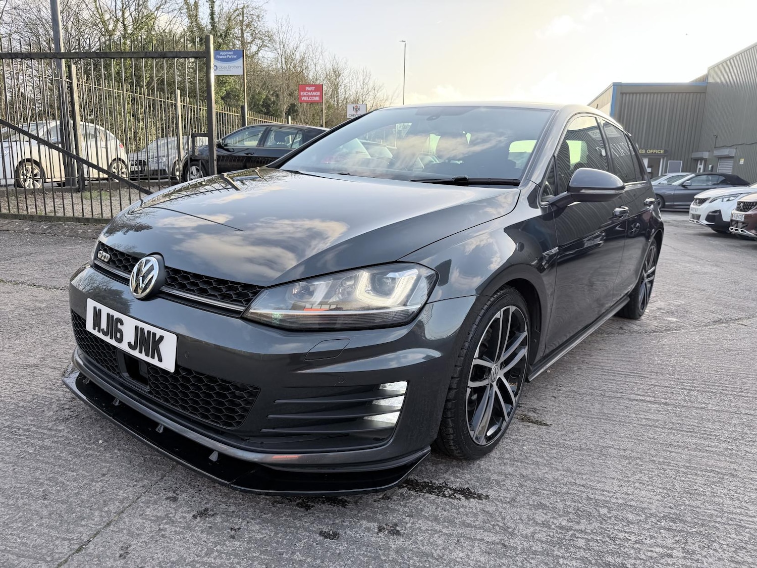 Used Volkswagen Golf 2016 for sale - 77848268: Photo 3
