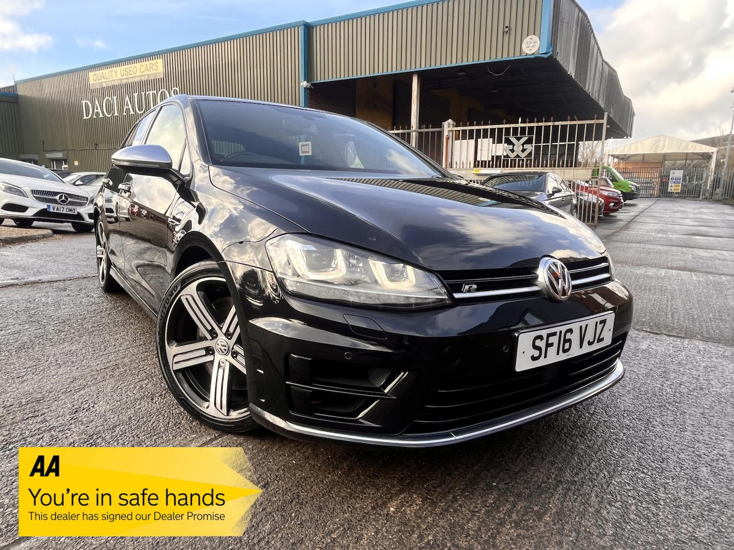 Used Volkswagen Golf 2016 for sale - 76891891: Photo 1