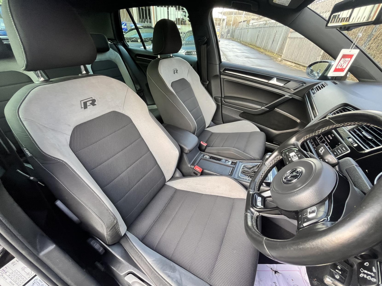 Used Volkswagen Golf 2016 for sale - 76891891: Photo 21