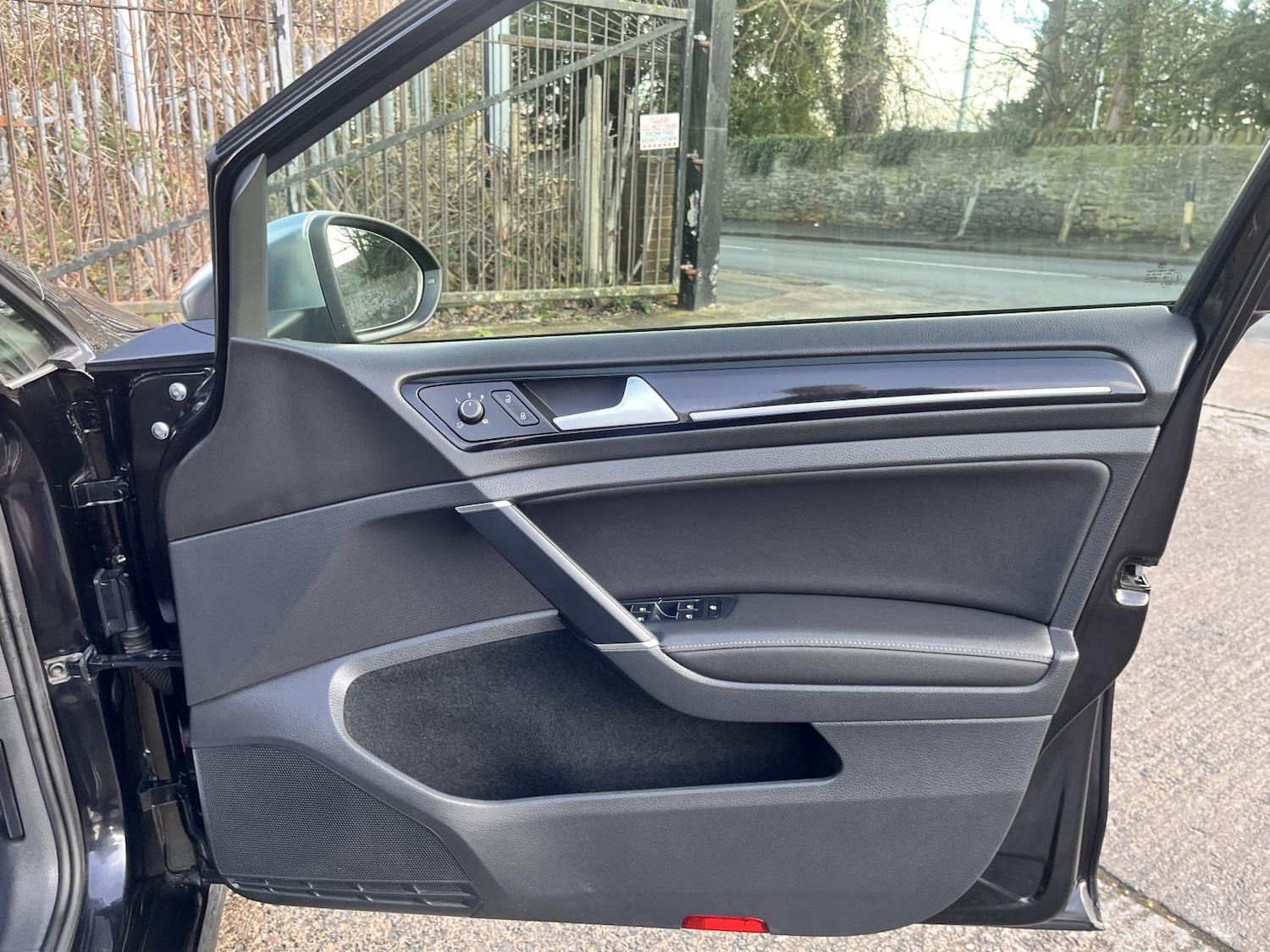 Used Volkswagen Golf 2016 for sale - 76891891: Photo 22