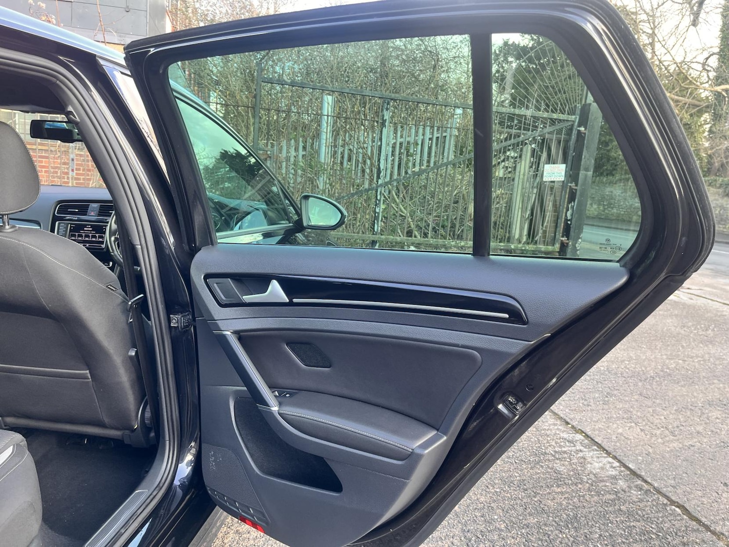 Used Volkswagen Golf 2016 for sale - 76891891: Photo 24