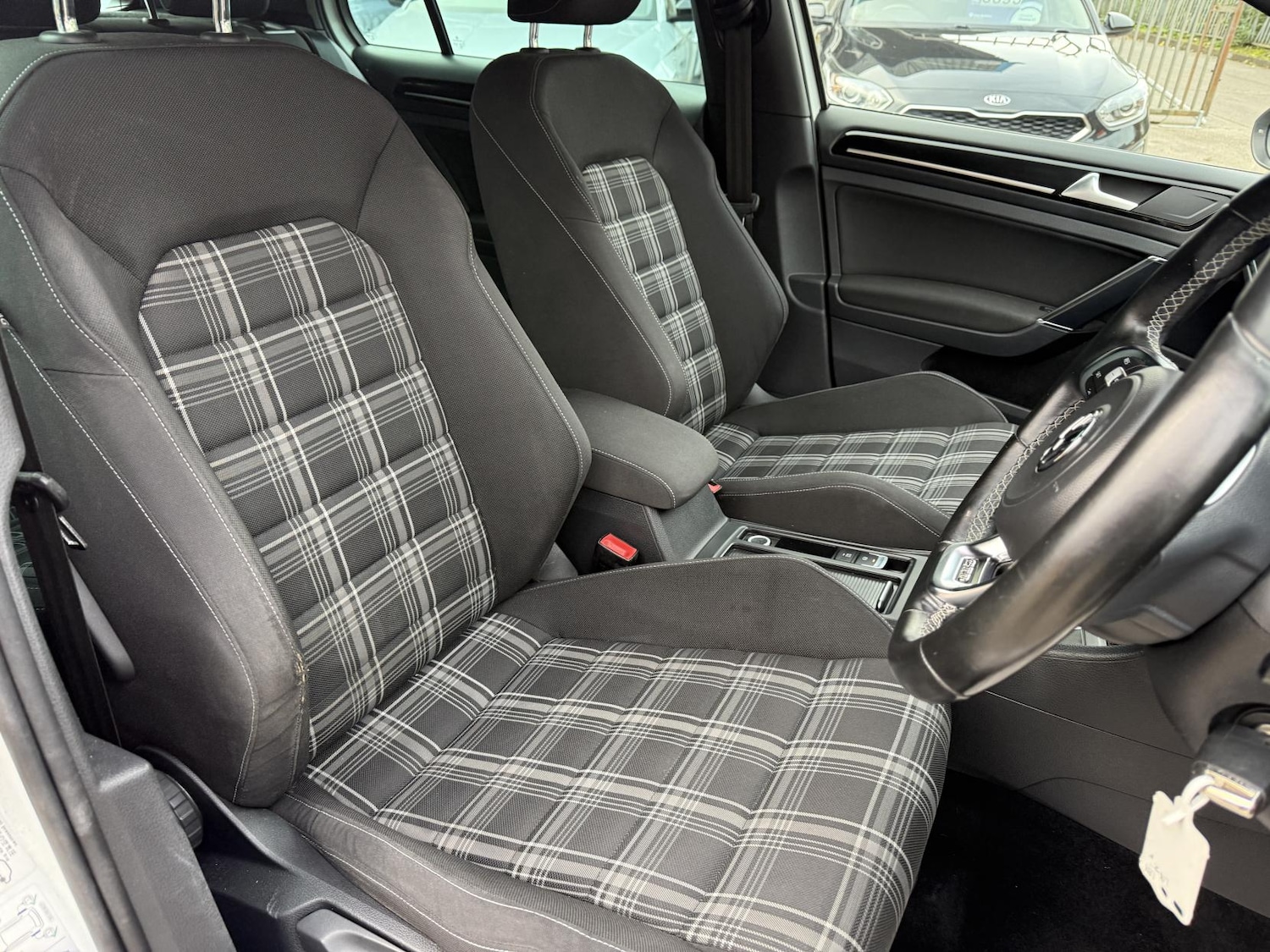 Used Volkswagen Golf 2014 for sale - 76415633: Photo 10