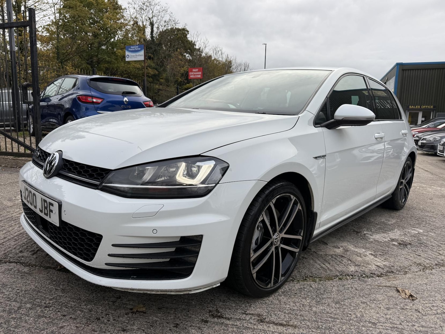 Used Volkswagen Golf 2014 for sale - 76415633: Photo 3