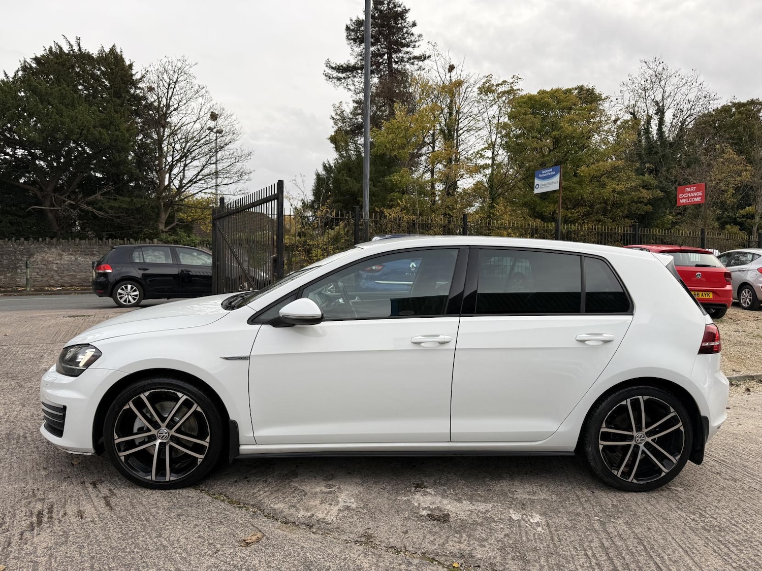 Used Volkswagen Golf 2014 for sale - 76415633: Photo 4