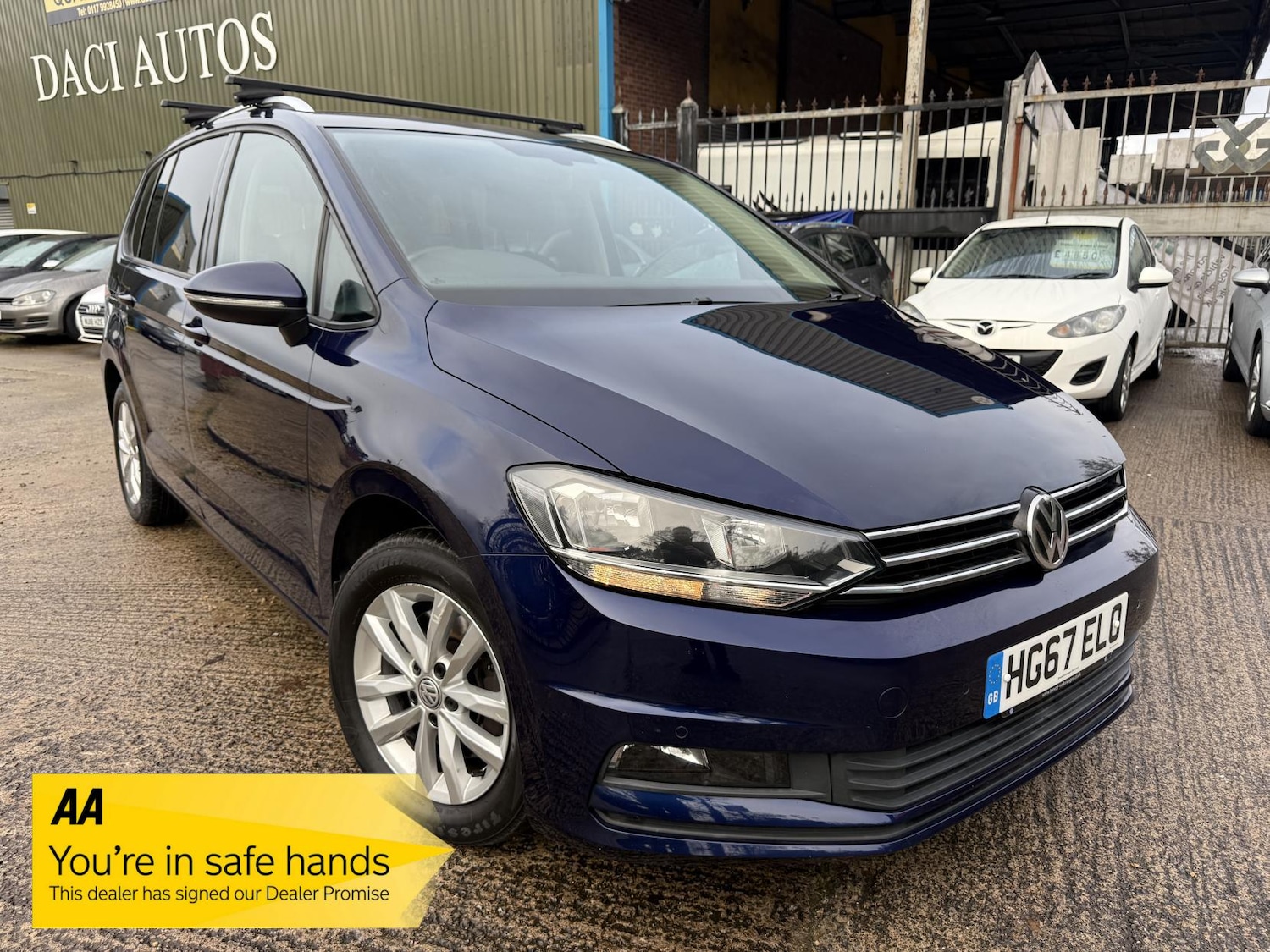 Used Volkswagen Touran 2017 for sale - 76590078: Photo 1